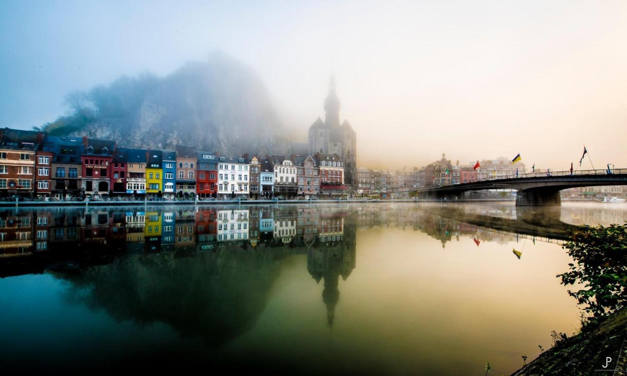 Les Voisins De Mr Sax Hotel Dinant Exterior photo