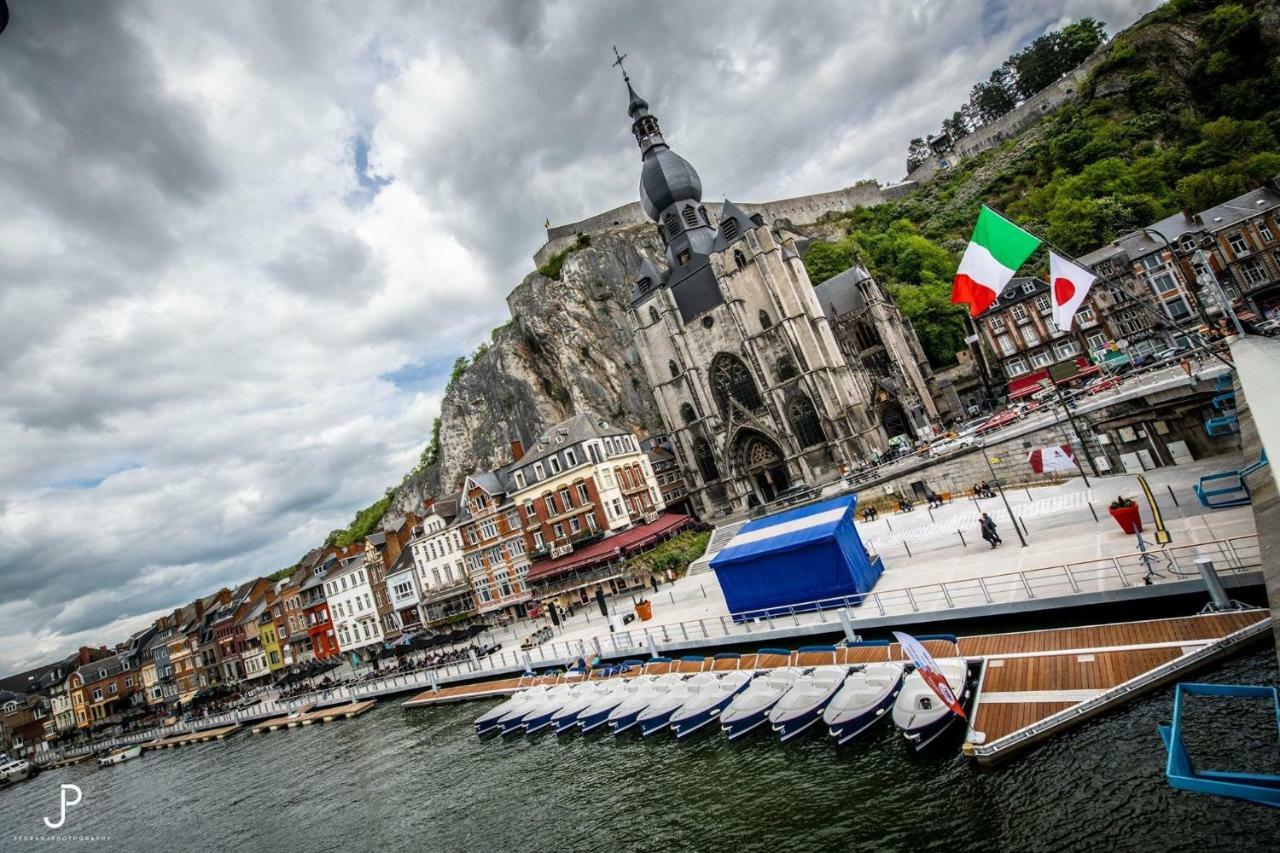 Les Voisins De Mr Sax Hotel Dinant Exterior photo